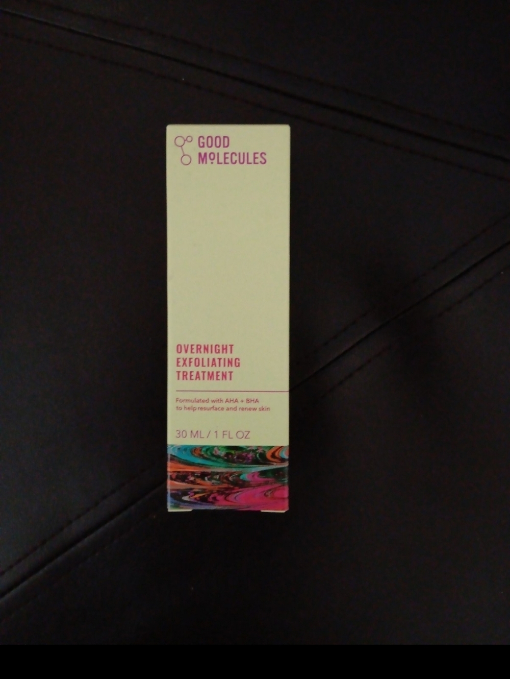 Good molecules exfoliating treatment.